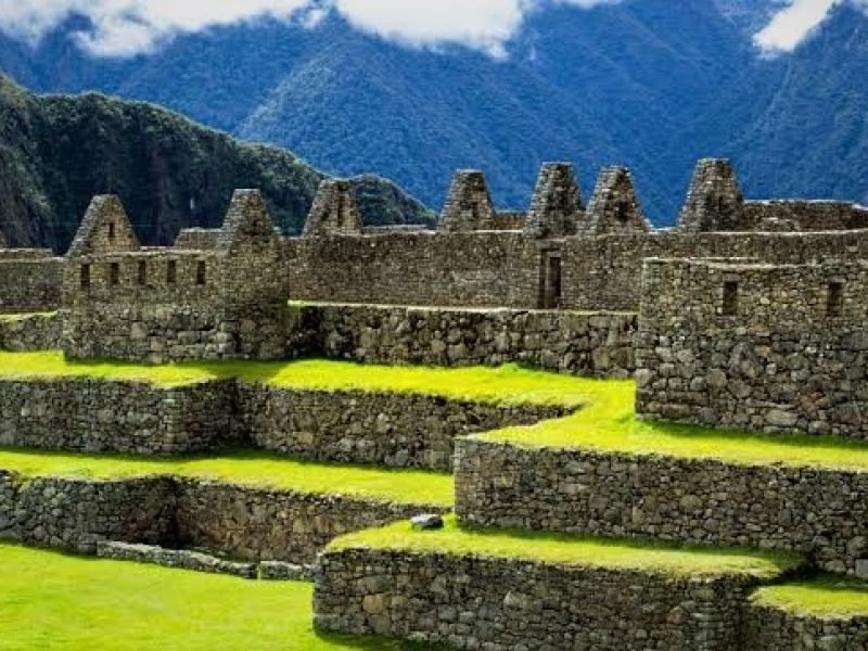 Valle Sagrado y Machu Picchu en Tren – 2D / 1N